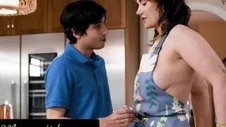 Naughty Milf Siri Dahls Caught Naked in the Kitchen! Pervert Stepson Bange...