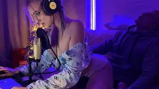 😈🍓the Stepson Sweetly Fucked a Wet, Insatiable Stepmom for Interfering in a V...