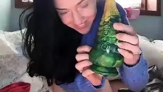 Hot amateur blonde pregnant toying her pussy solo