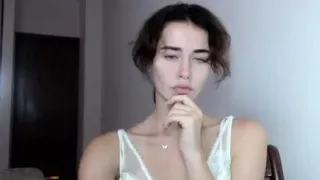 Cute amateur webcam teen girl toying pussy on webcam