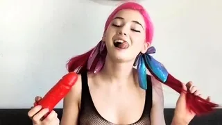 Cute amateur webcam teen girl toying pussy on webcam