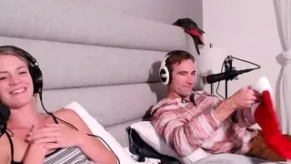 Cute amateur webcam teen girl toying pussy on webcam