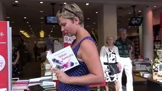 Toes in Action video clips Lo s dirty Soles and beautiful