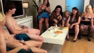 Buff amateurs group sex