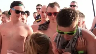 Muscly amateurs group sex