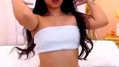 Amateur Webcam Teen Flashes Masturbates