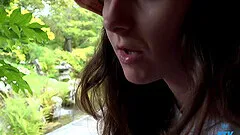 Amateur girlfriend Serena Hill loves walking and sightseeing