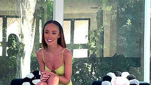 Amateur Christina Sage comes to the casting and gets fucked