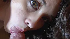 Homemade video in POV with a brunette chick giving a footjob