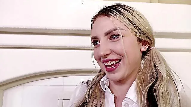 Schoolgirl lets curious stepdad devour her pink peach