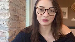 Close up video of brunette Cecilia fingering her clitoris