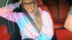 Solo Mandy enjoys while pleasuring her pussy in the car - HD