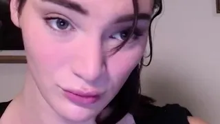 Cute amateur webcam teen girl toying pussy on webcam