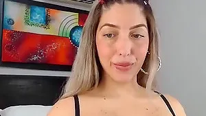 Homemade video of a solo darling pleasuring her juicy pussy