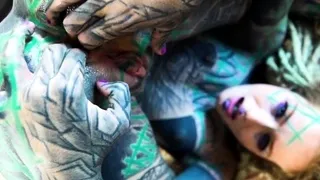 Anuskatzz loves gaping her asshole