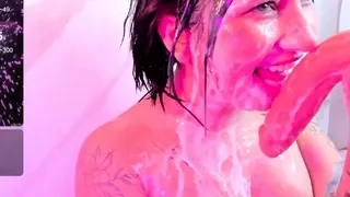 Love Chat Big Boobs Brunette Masturbating For Cam