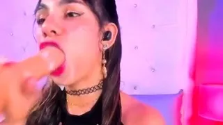 Amateur brunette ariana marie solo toying