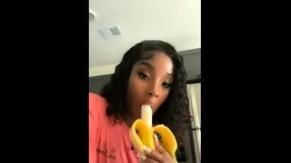 Webcam beauty and her toys have solo sex