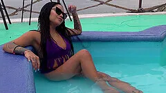 Barbara Mont and Natalia Rooxx enjoy during rough group dicking