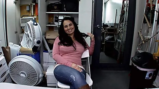 MILF removes clothes while on cam to fuck and swallow jizz