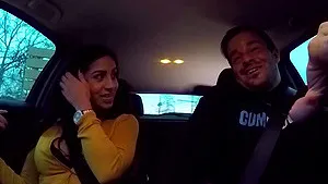 Brunette girlfriend with trimmed pussy gets pleasured in a car
