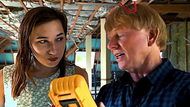 Nude teen plays with ehr old grandpa's dick for a few femdom rounds