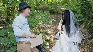 Outdoor interracial dicking with a hot ebony babe - Zaawaadi