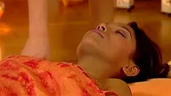 Helpful massage tutorial showing us a lovely Indian babe