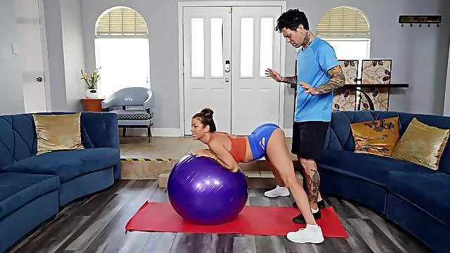 Deep sexual intimacy during her morning workout with the personal trainer
