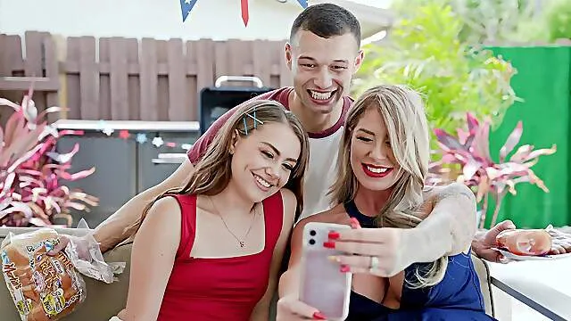 FFM threesome with a facial ending - Selena Love & Lolly Dames