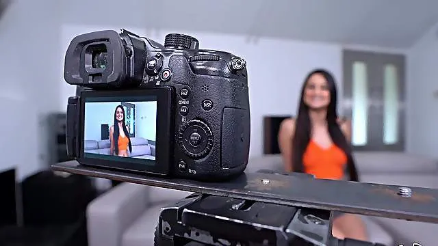 Curvy beauty handles entire cock like porn goddess