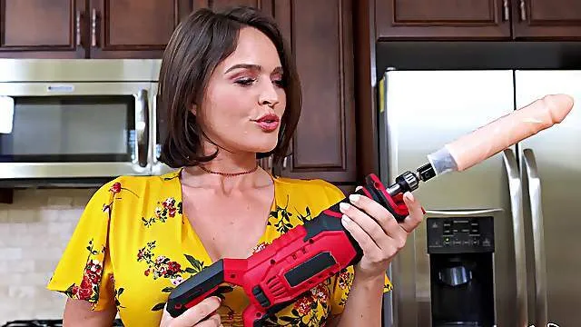 Deep kitchen sex for a really hot mom