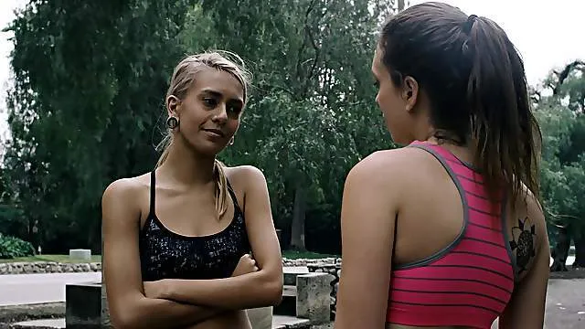 Petite girl works two heavy duty dongs at the same time