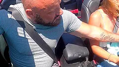 Shaved blonde Leidy De Leon gives a handjob and rides in the car