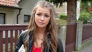 Beautiful amateur Olivia Sparkle takes money to have sex in the car