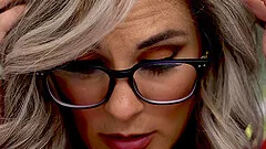 Horny cougar Mandy Rhea with glasses wants to be fucked from behind