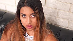 Bubble butt Russian Roxy Lips gives a BJ and gets fucked hard