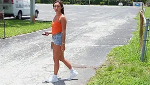 Tattooed Sisi Rose enjoys while sucking a dick in the car