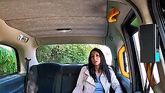 Victoria Nyx enjoys while being fucked hard in the car - HD