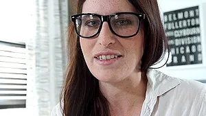 Messy facial ending for kinky Kara Price who loves licking balls