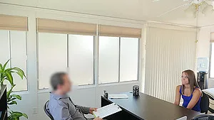 Bubble butt hottie Lize seduced her boss for a hardcore quickie