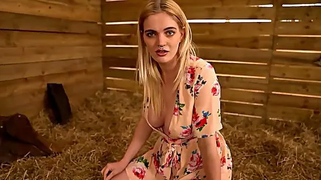 Incredible cleavage on this dirty talking British girl