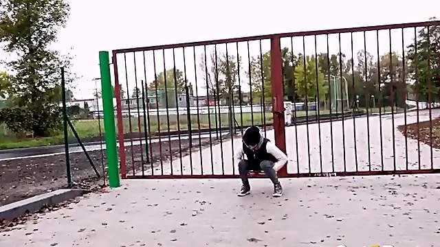 Pissing in public on a winter day