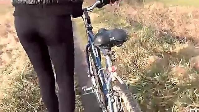 Sporty beauty blows him after a bike ride