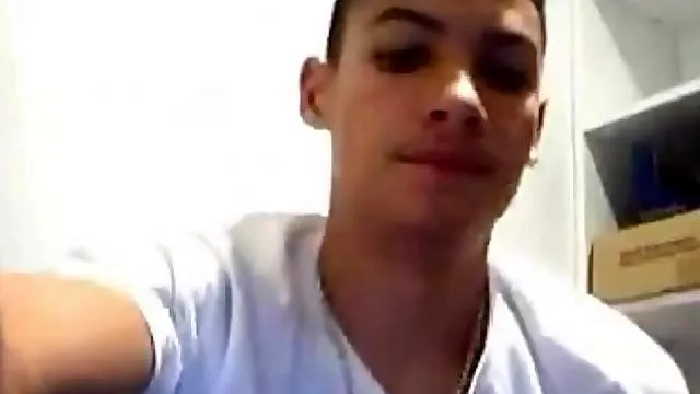 Latin webcam cutie jerks off on his stomach