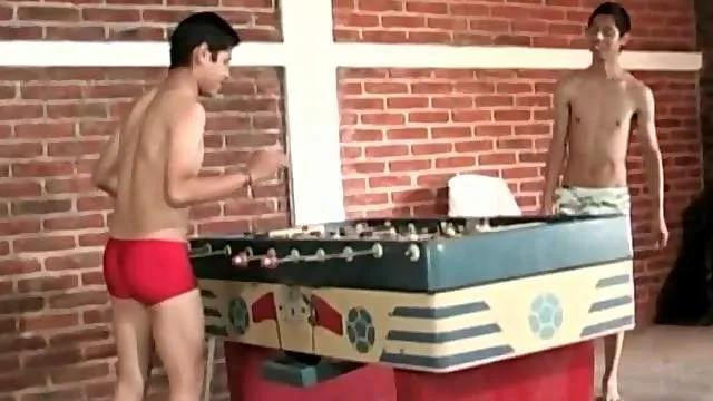 Wet young Latin mouth sucks hard dick