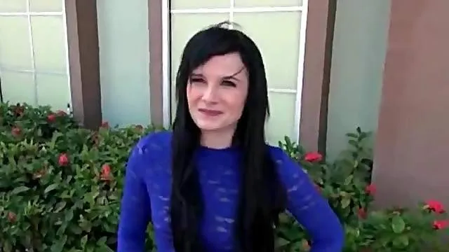 Cute teen Montana Skyy masturbates in the car