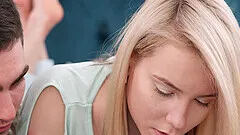 Sweet teen receives a cumshot after being fucked - Polly White