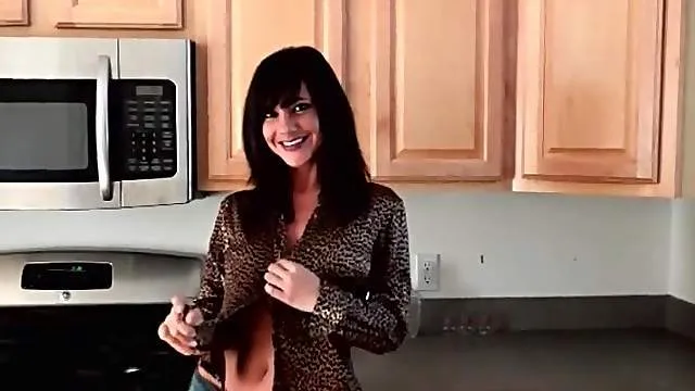 Splendidly tanned and fit body on stripping housewife