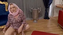 Mom prolapse her cervix by rough anal fist